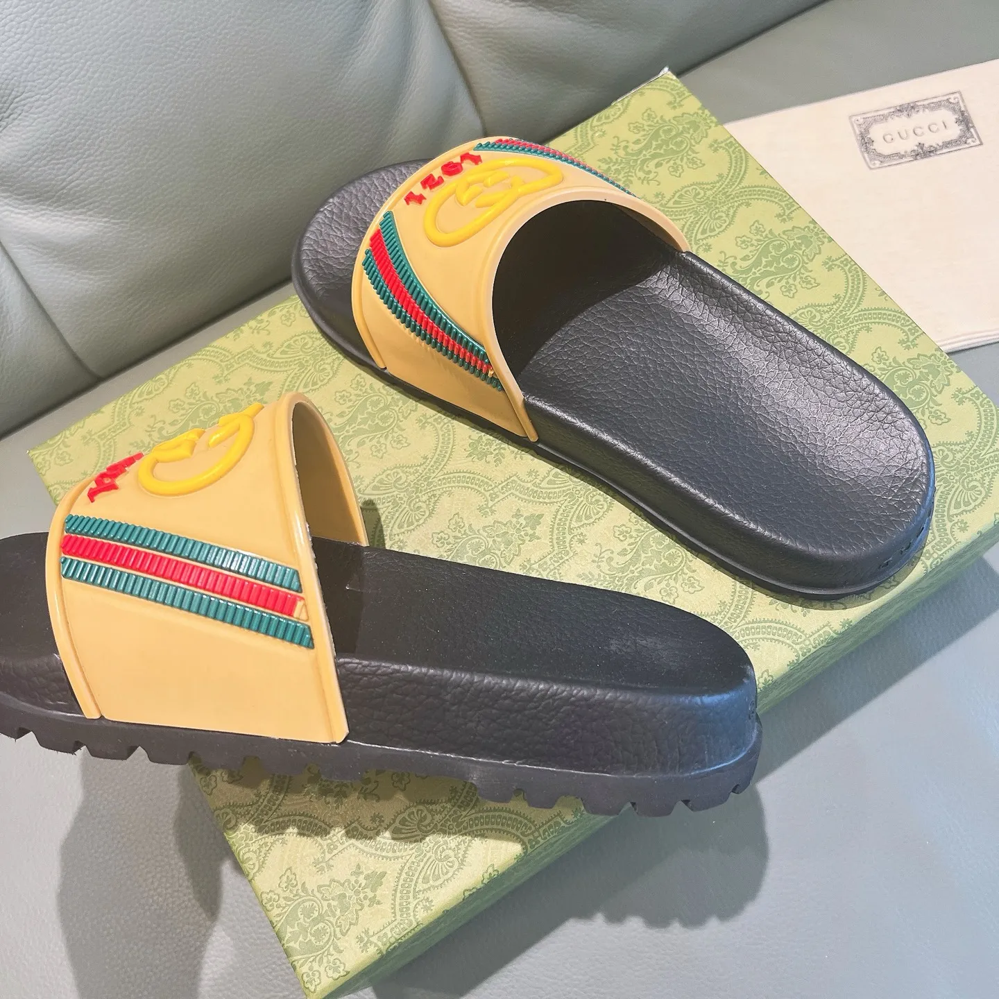 Men's Men's Shoes 130🐮🐮Gucci Gucci Slippers Gucci 2024 latest beach sandals slippers Original molding double G LOGO Original molding consistent Outsole: Men's Men's Shoes u double-layer outsole Size: 35-46